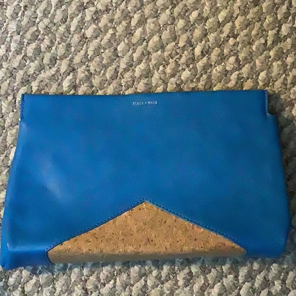 Clutch w strap versatile blue purse